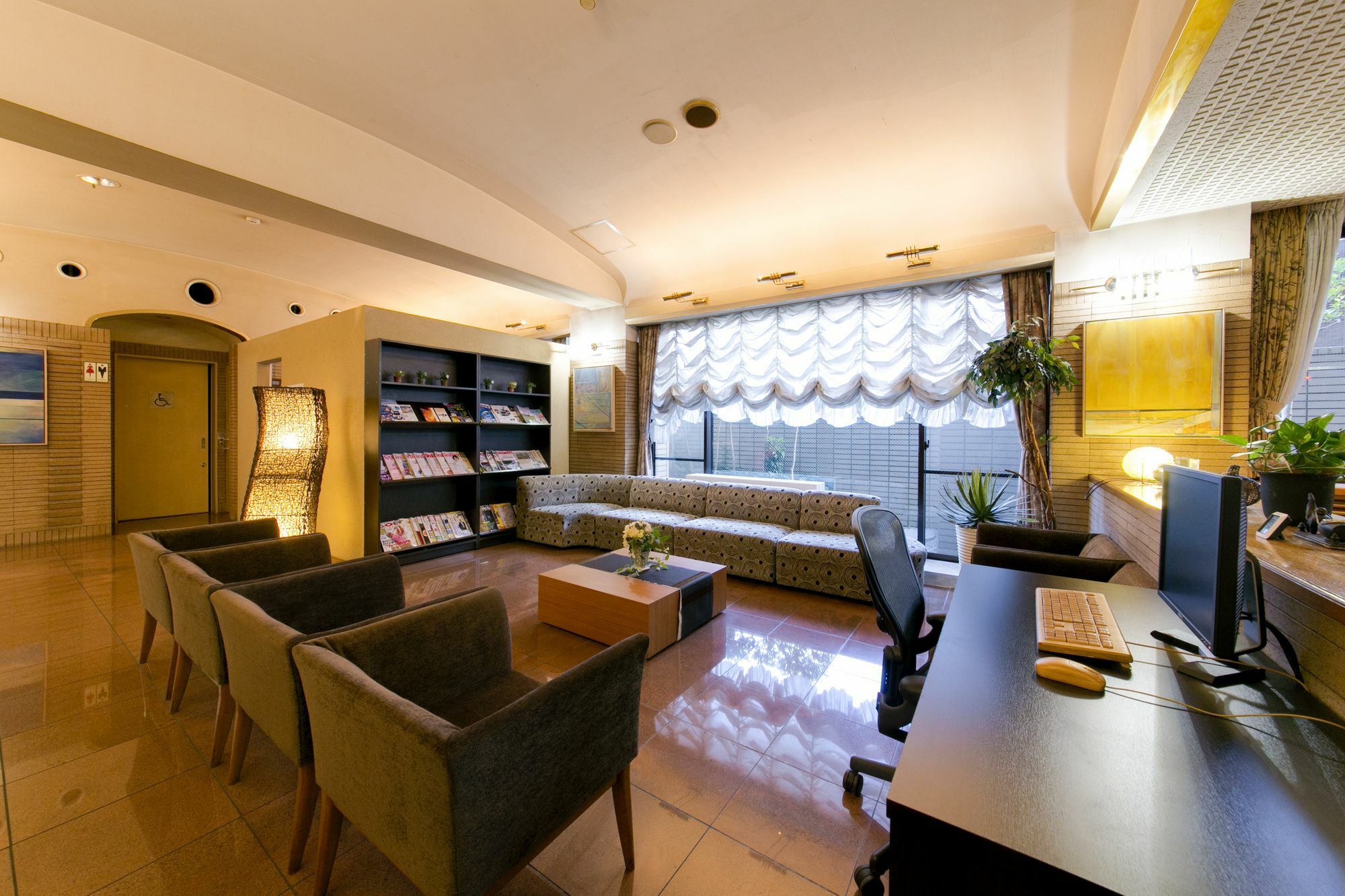 Plaza Hotel Toyota Toyota  Bagian luar foto